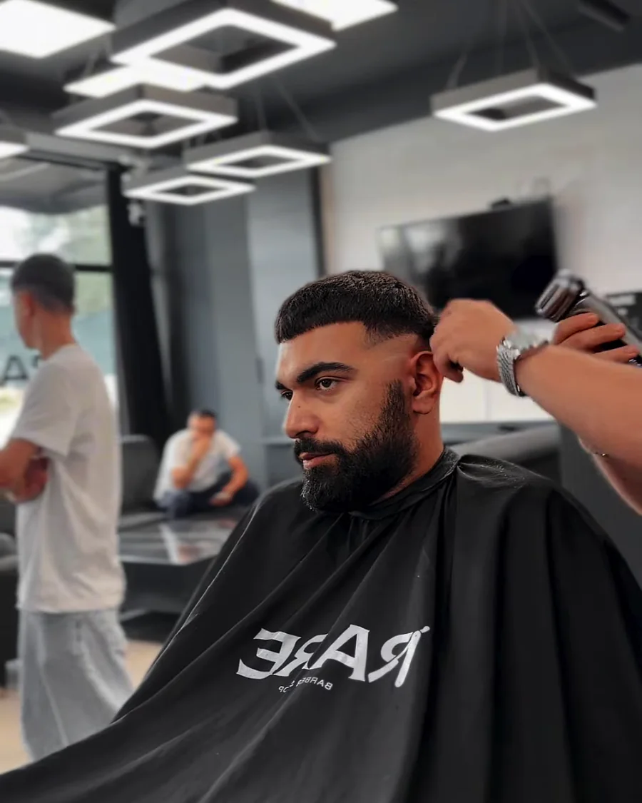 Prerje moderne në Rare Barber Shop